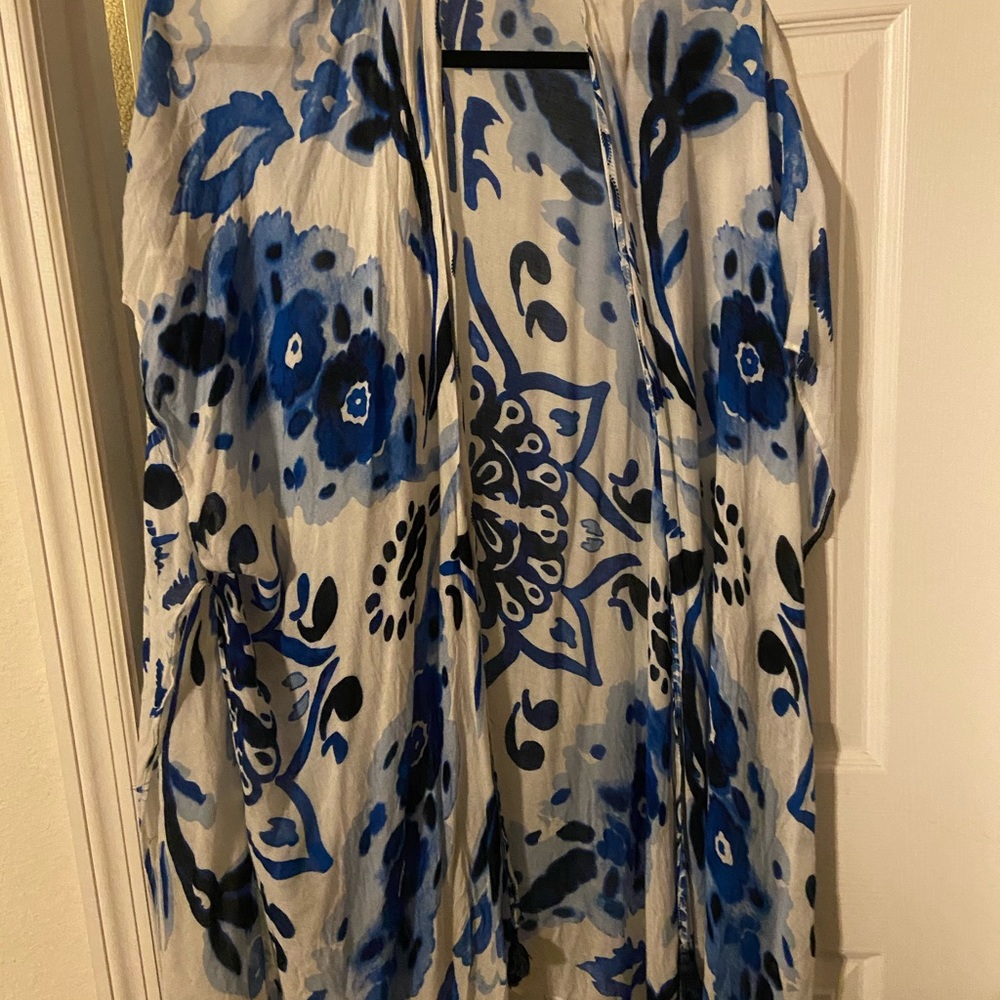 Blue black and white kimono